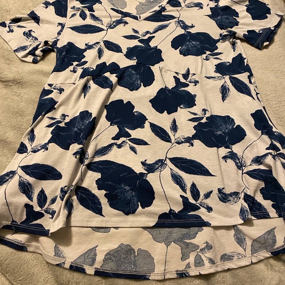 Lularoe Jana Floral V-Neck Women's Top - Blue and white